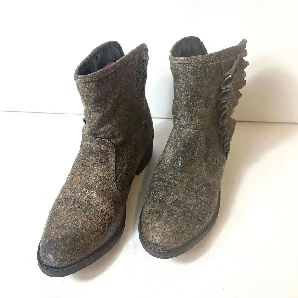 Betsey Johnson Seal Ruffled Brown Leather Back-Zip Western Ankle Bootie Womens 7